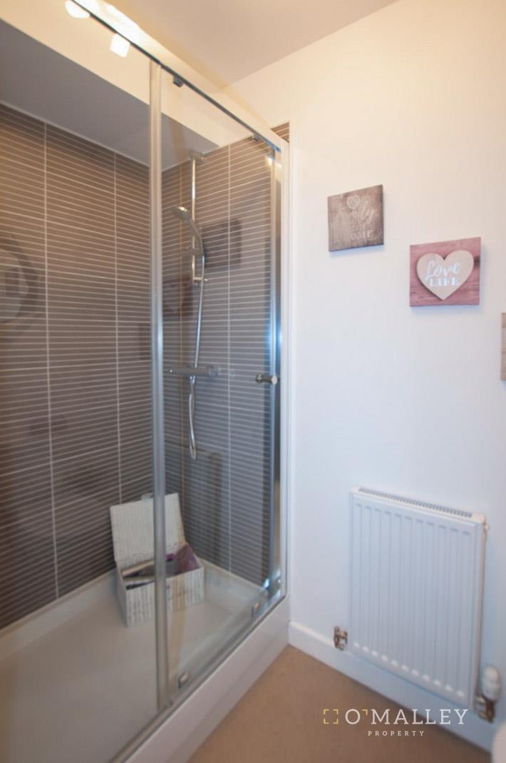 ensuite.jpg